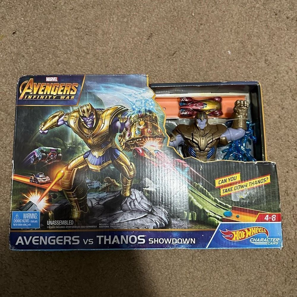 Hot Wheels Marvel Avengers Vs Thanos Showdown, Play Set - Picture 3 of 8
